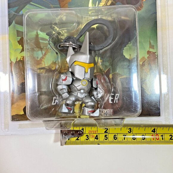 Overwatch #2 Reinhardt Dragon Slayer Comic Book & Bag Clip Figure Blizzard - Picture 5 of 5